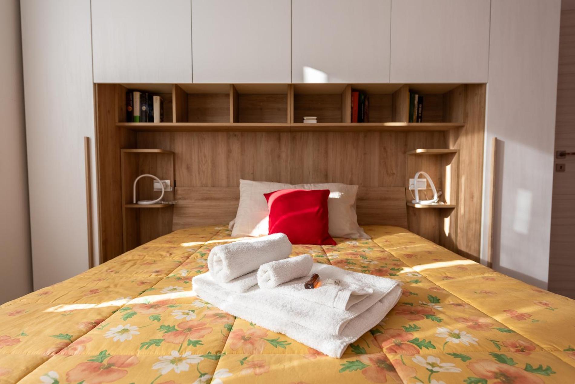 Au Moulin De La Galette Vicino Milano, Mxp E Parking Free Hotel Canegrate Eksteriør billede